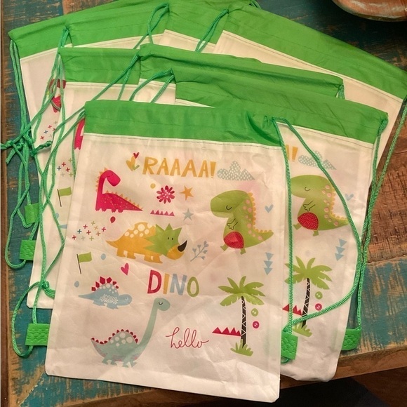 8 Dinosaur Drawstring Party Bags! Set of 8 - Picture 2 of 2